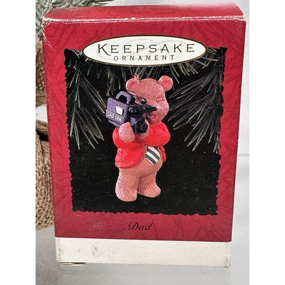 Hallmark Keepsake 1996 Christmas Tree Ornament Dad The Camera Man By Bob Siedler - Picture 1 of 10